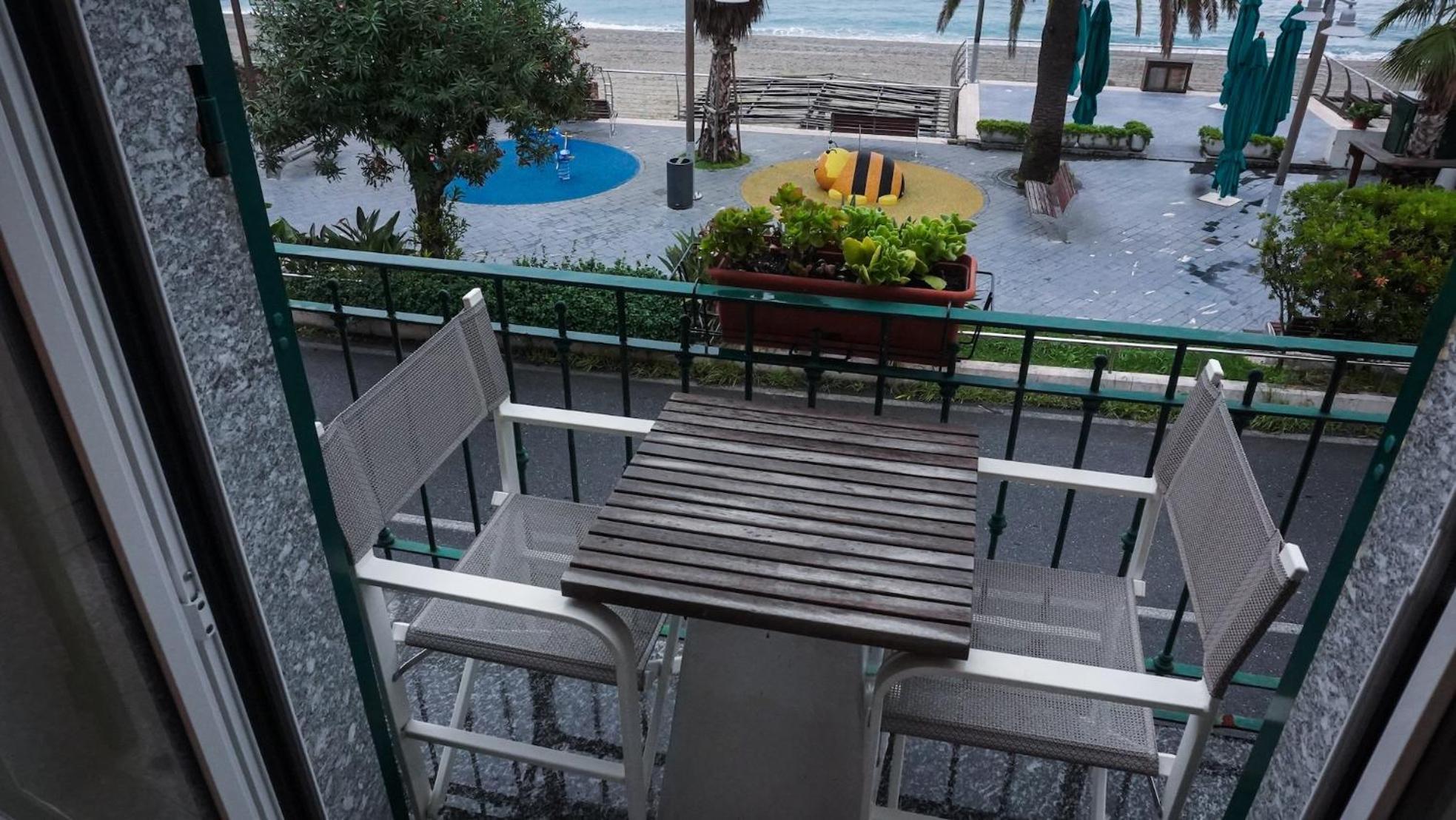 Ca' De Tobia Acomodação com café da manhã Noli Exterior foto
